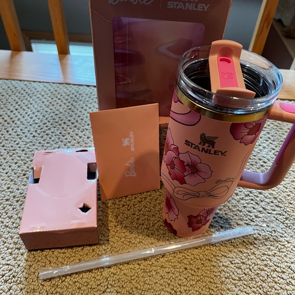 Barbie x Stanley 40oz Quencher Peaches N Cream Limited NEW Box Damage - Picture 15 of 16